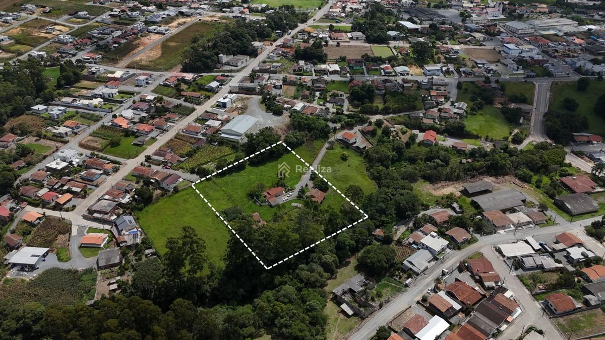 Terreno à venda em Imbuia! Excelente oportunidade para quem busca espaço e localização central.