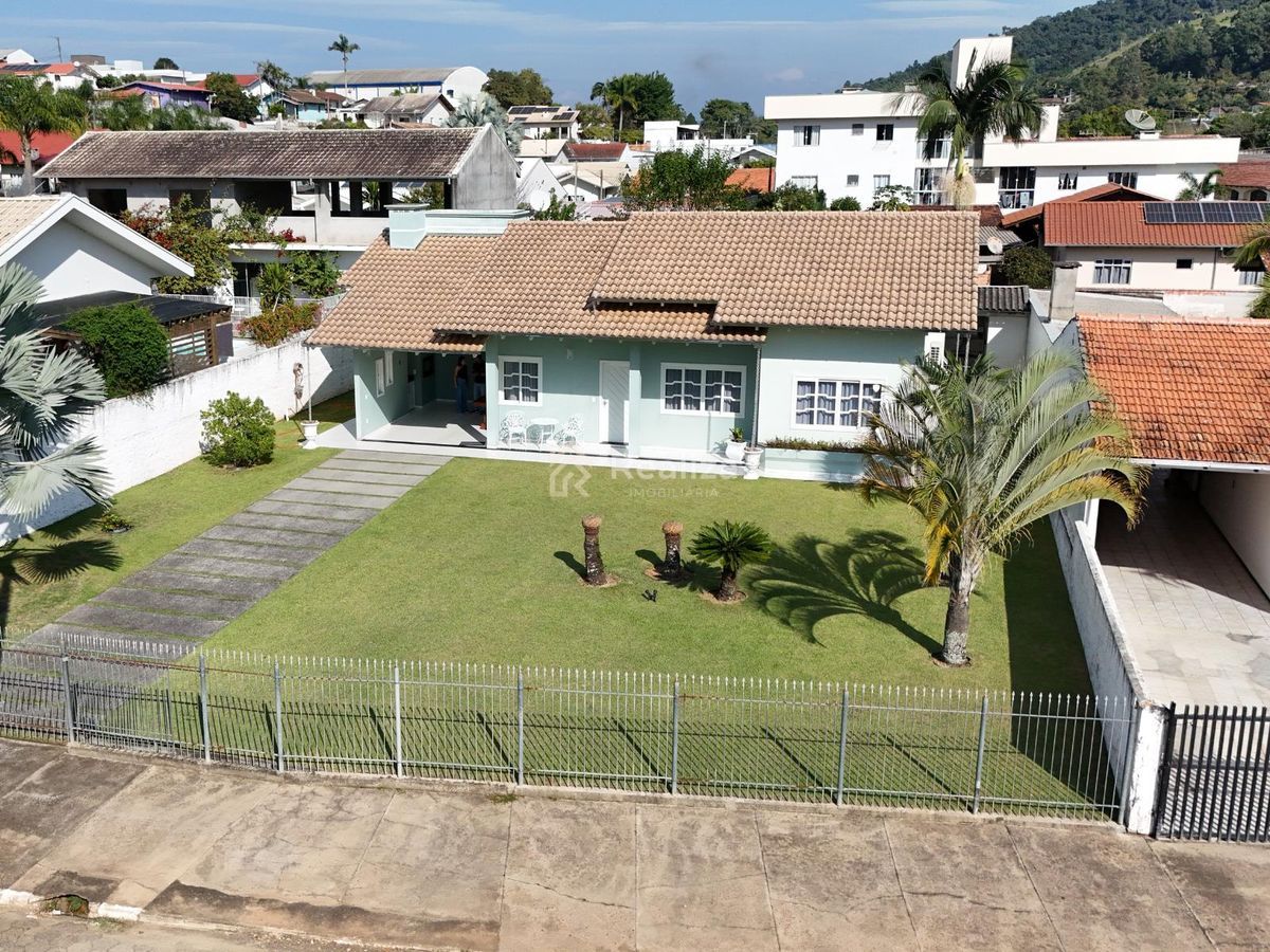 Casa à venda no bairro Santo Antônio – Ituporanga/SC ✨ Conforto, espaço e uma ótima localização para você e sua família!