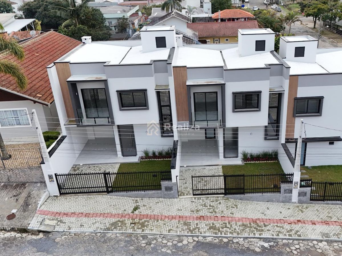 ✨ Sobrado de alto padrão à venda! ✨🏡 (Meio)