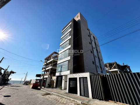 Apartamento à 50 Metros do Mar em Balneário Piçarras - 2