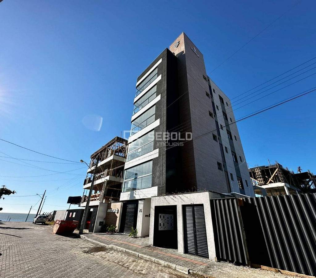 Apartamento à 50 Metros do Mar em Balneário Piçarras - 2