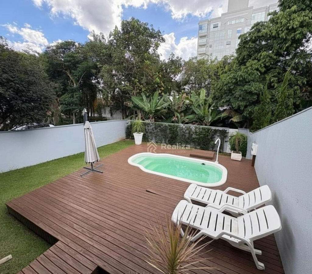 Casa à venda no coração de Ituporanga! 📍 Localização privilegiada: Rua Balduino Sens – Centro - 5