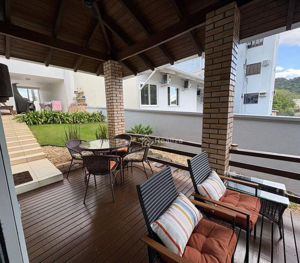 Casa à venda no coração de Ituporanga! 📍 Localização privilegiada: Rua Balduino Sens – Centro - 10