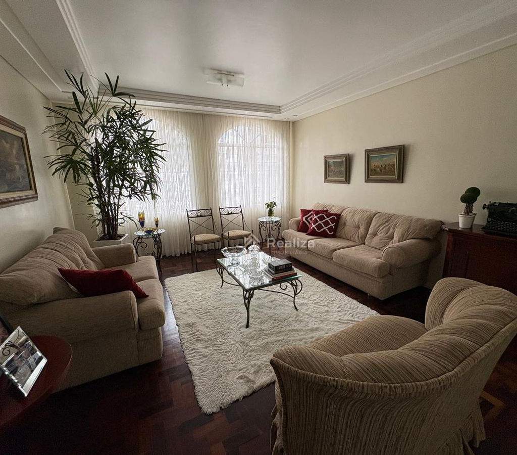 Casa à venda no coração de Ituporanga! 📍 Localização privilegiada: Rua Balduino Sens – Centro - 12