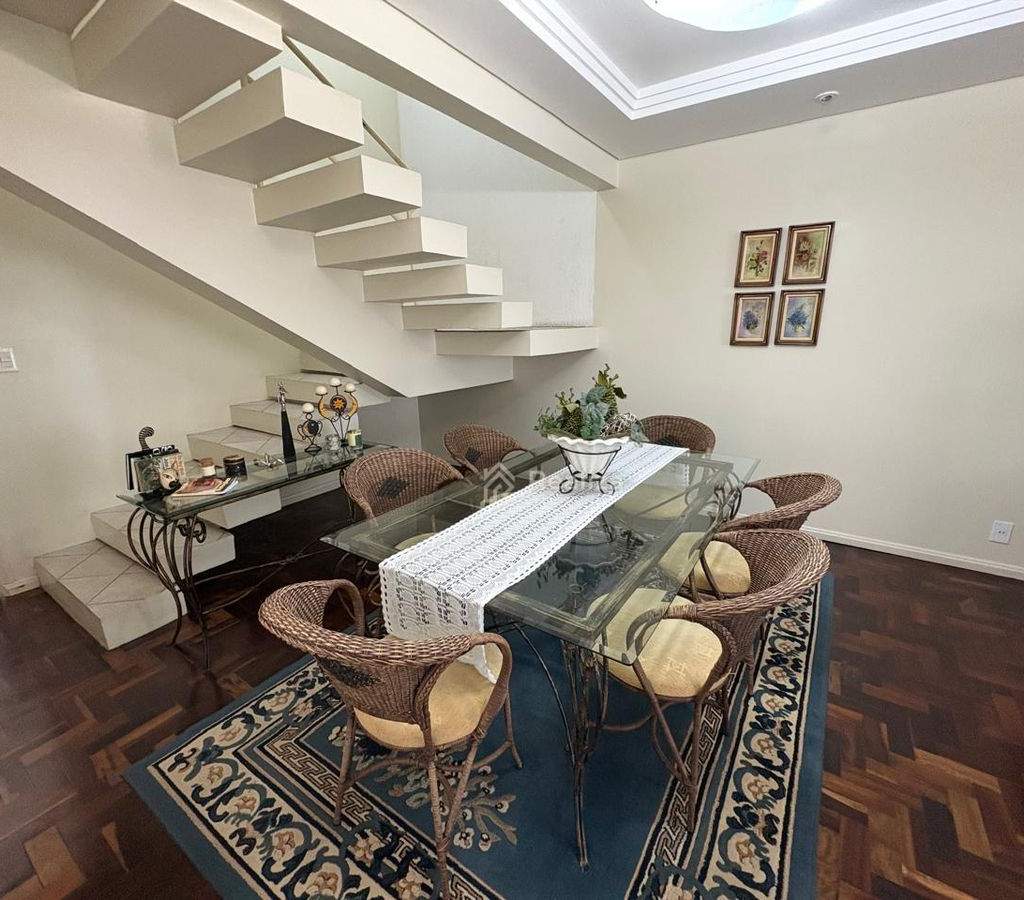 Casa à venda no coração de Ituporanga! 📍 Localização privilegiada: Rua Balduino Sens – Centro - 13