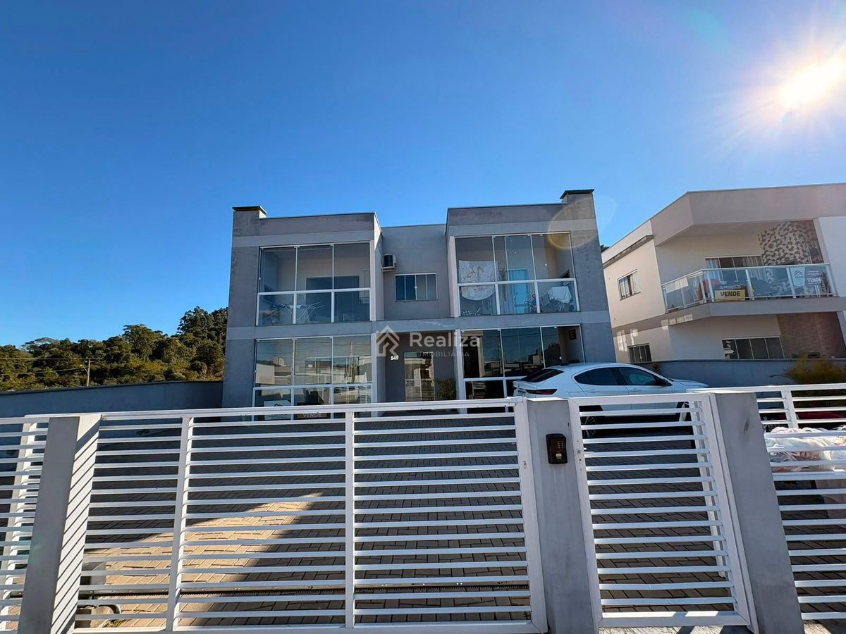 Seu novo lar espera por você no coração de Ituporanga! Apartamento térreo à venda, localizado no Loteamento Cidade Verde