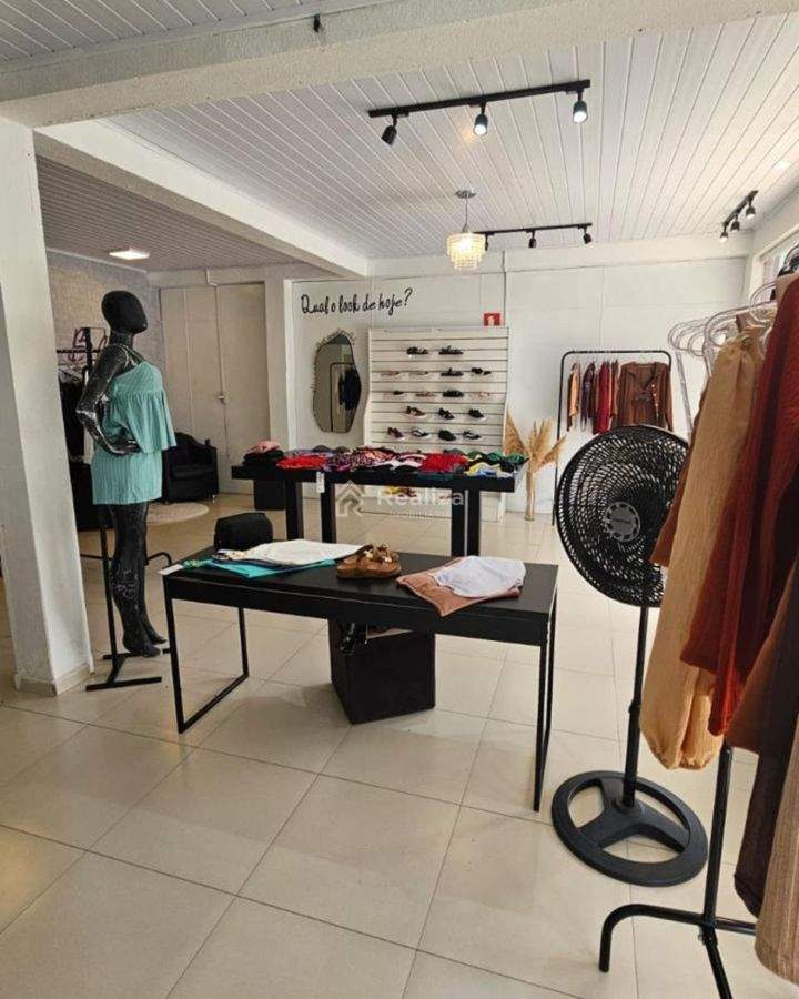 OPORTUNIDADE IMPERDÍVEL 🚨 Loja à venda no centro de Imbuia! - 2