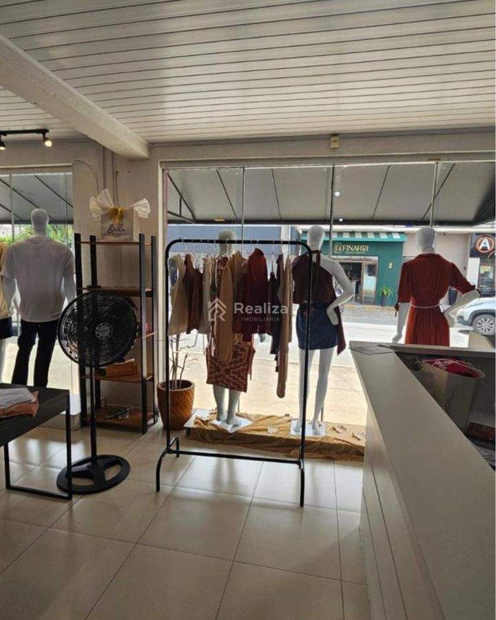 OPORTUNIDADE IMPERDÍVEL 🚨 Loja à venda no centro de Imbuia! - 6