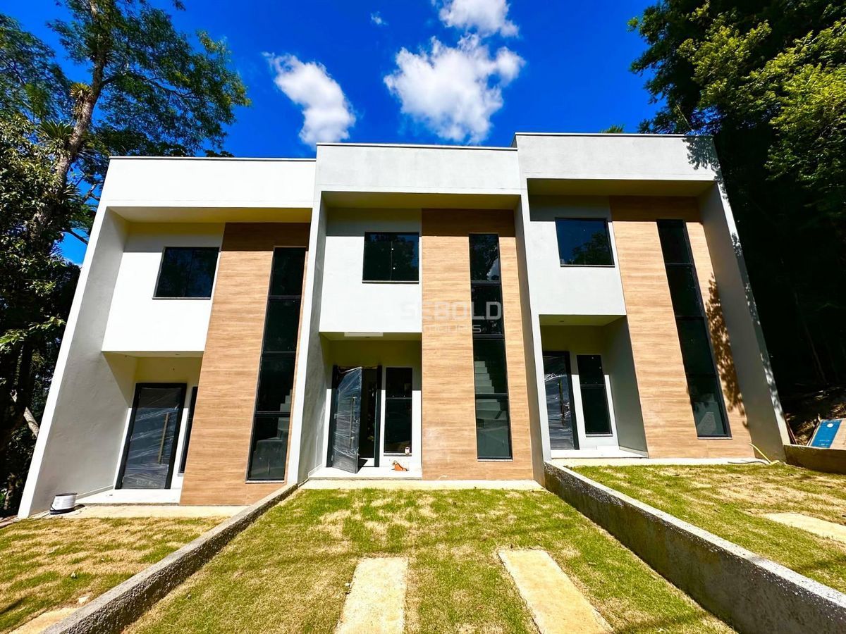 SOBRADO NO BAIRRO BREMER- RIO DO SUL