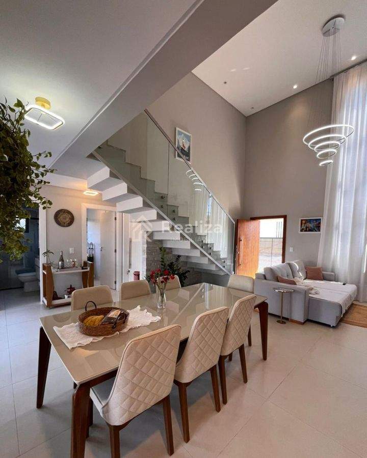 Oportunidade Única | Casa de Alto Padrão na Praia da Pinheira – Palhoça/SC - 2