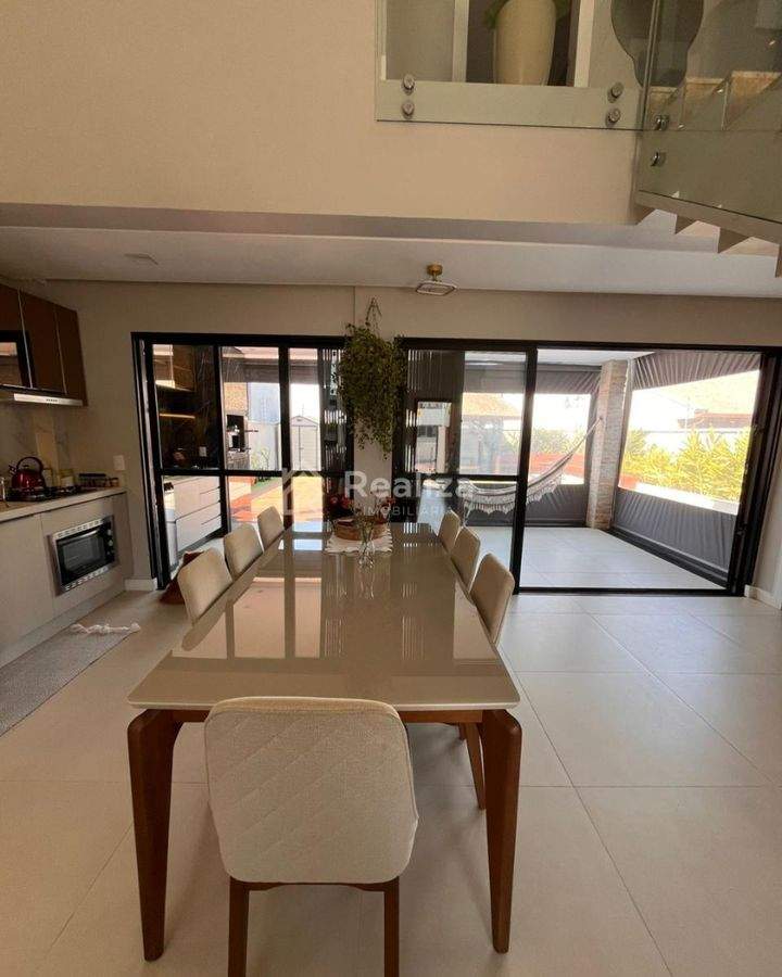 Oportunidade Única | Casa de Alto Padrão na Praia da Pinheira – Palhoça/SC - 3
