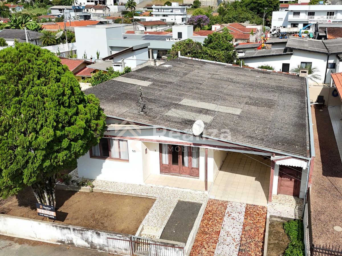 CASA À VENDA NO CENTRO DE PETROLÂNDIA-SC
