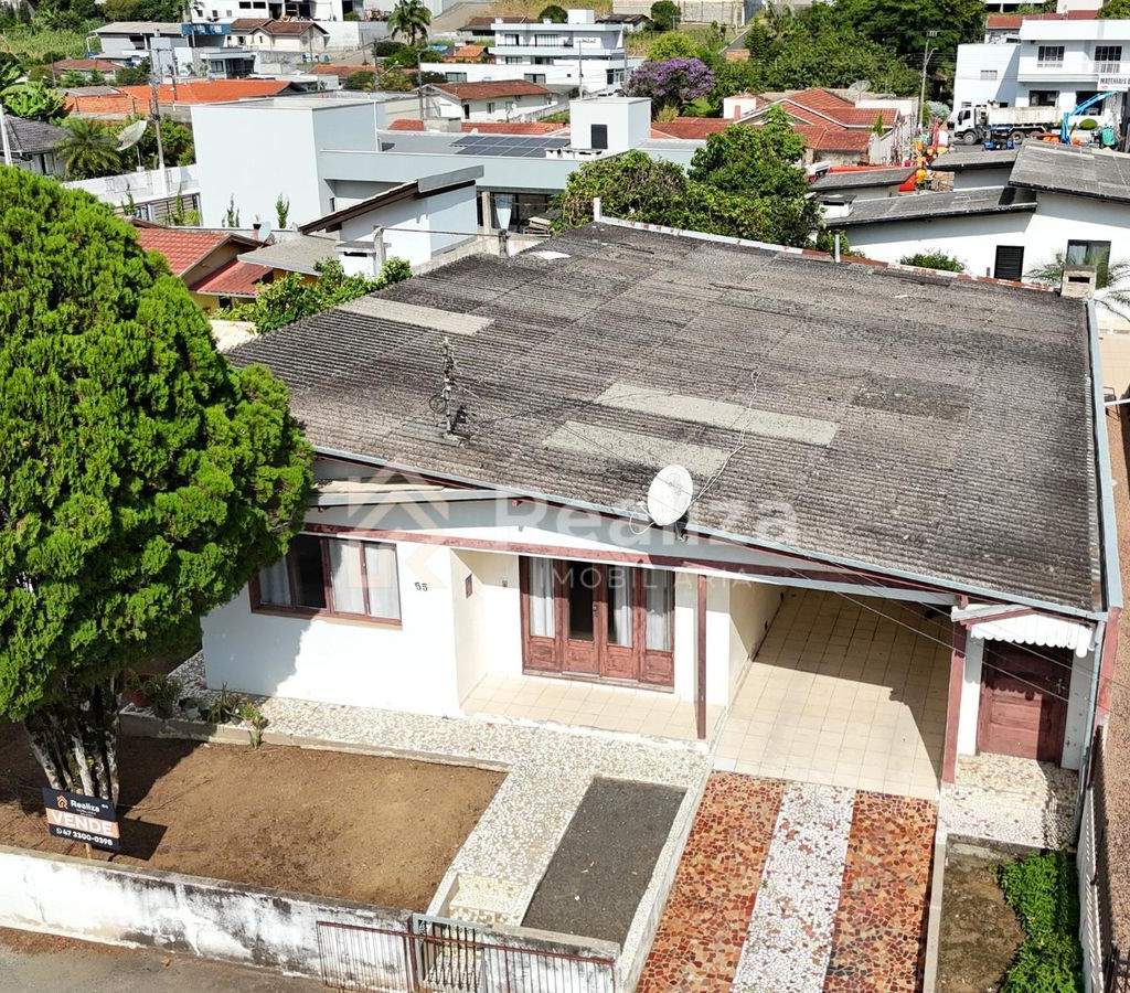 CASA À VENDA NO CENTRO DE PETROLÂNDIA-SC - 1
