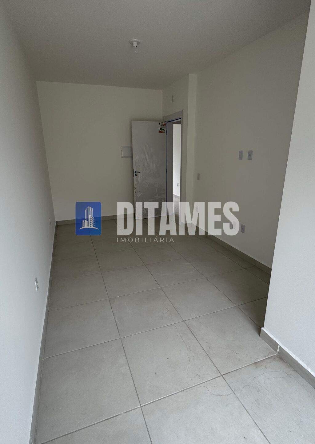 Sobrado Alto Padrão – LOTEAMENTO PARAÍSO VERDE - FUNDO CANOAS - 13