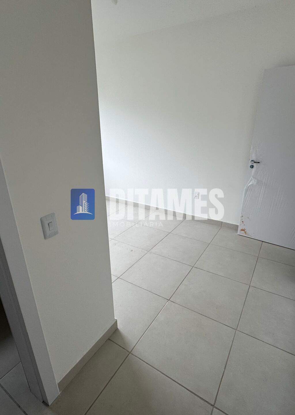 Sobrado Alto Padrão – LOTEAMENTO PARAÍSO VERDE - FUNDO CANOAS - 21