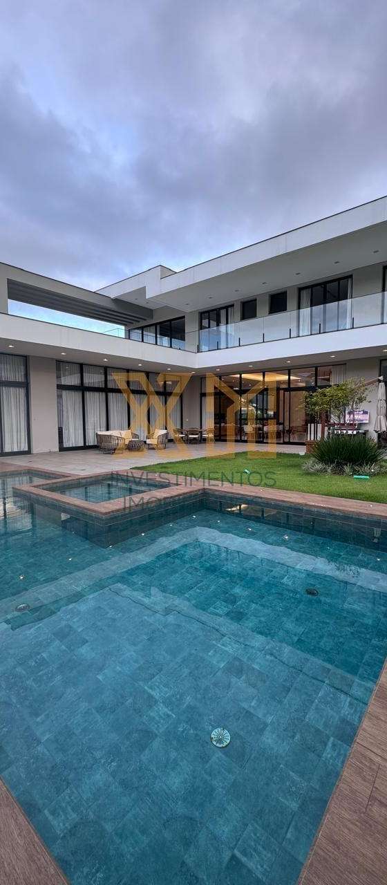 Casa em Condomínio em Itapema