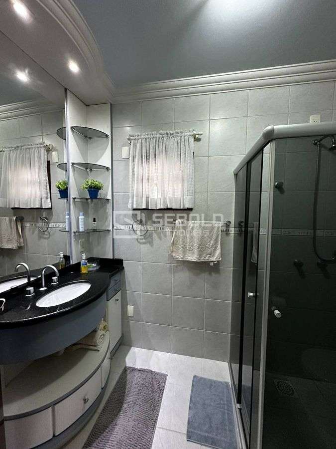 Casa de Alto Padrão no Bairro Eugênio Schneider - Rio do Sul - 21