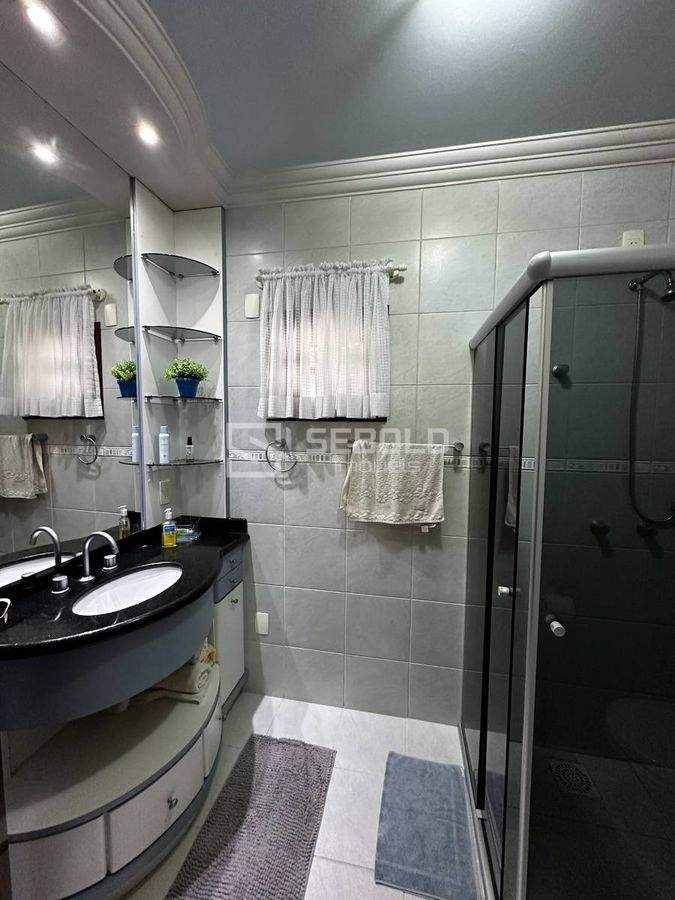 Casa de Alto Padrão no Bairro Eugênio Schneider - Rio do Sul - 21