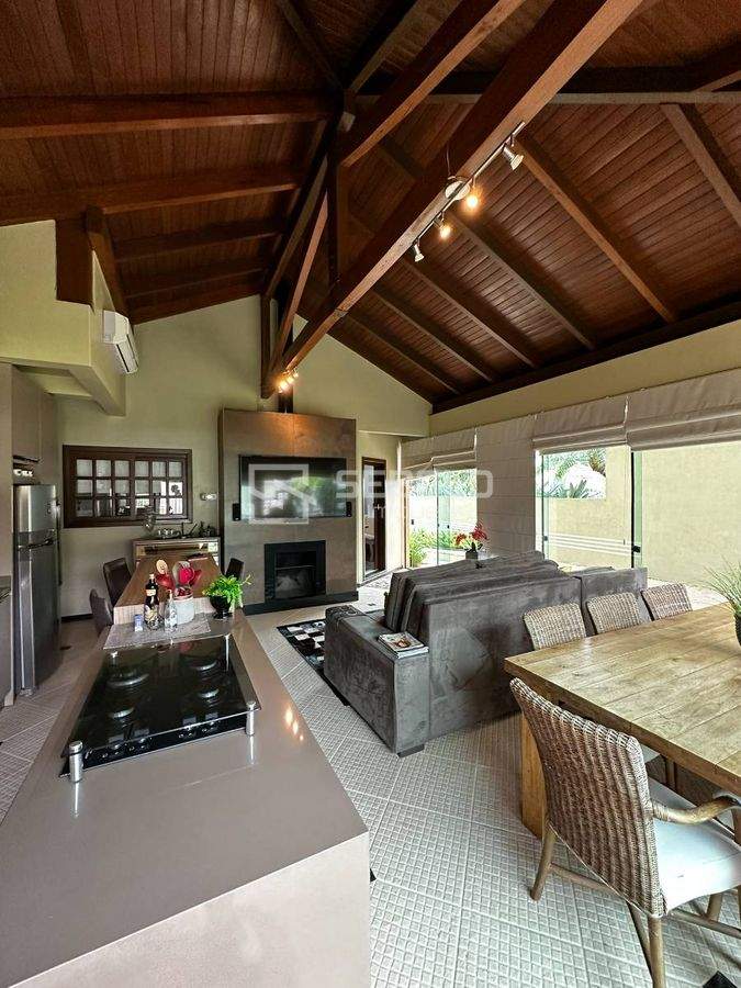 Casa de Alto Padrão no Bairro Eugênio Schneider - Rio do Sul - 9