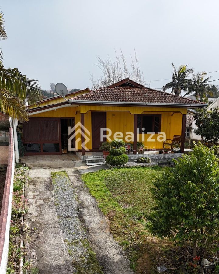 Casa à venda no coração de Imbuia!
