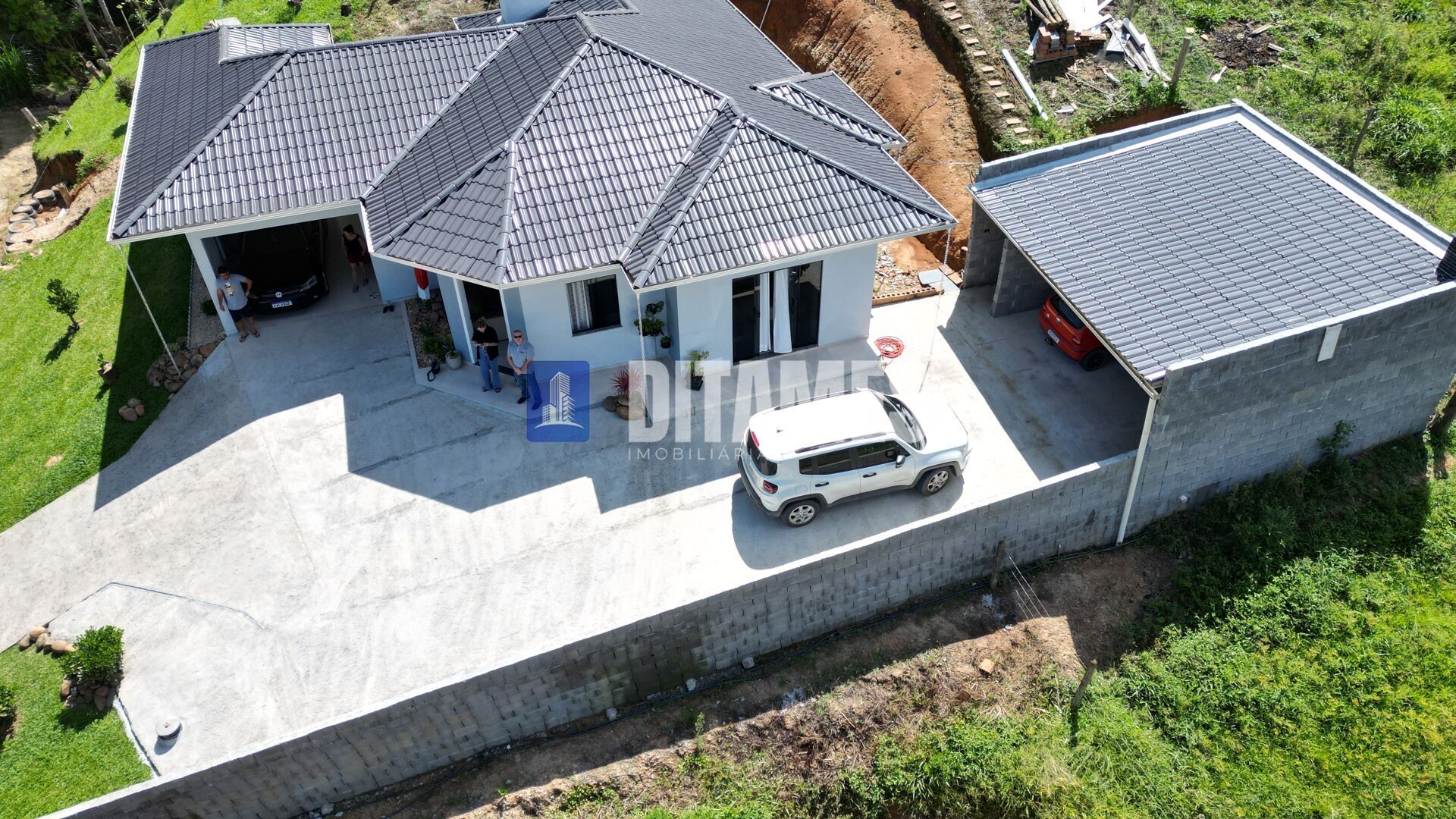Casa Padrão com ampla área no Bairro Valada Itoupava
