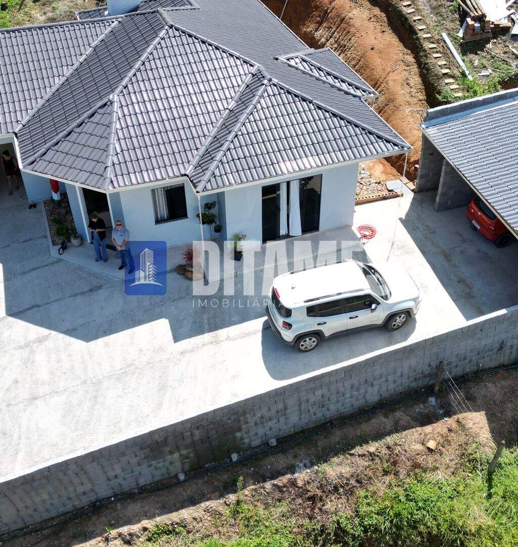 Casa Padrão com ampla área no Bairro Valada Itoupava - 1