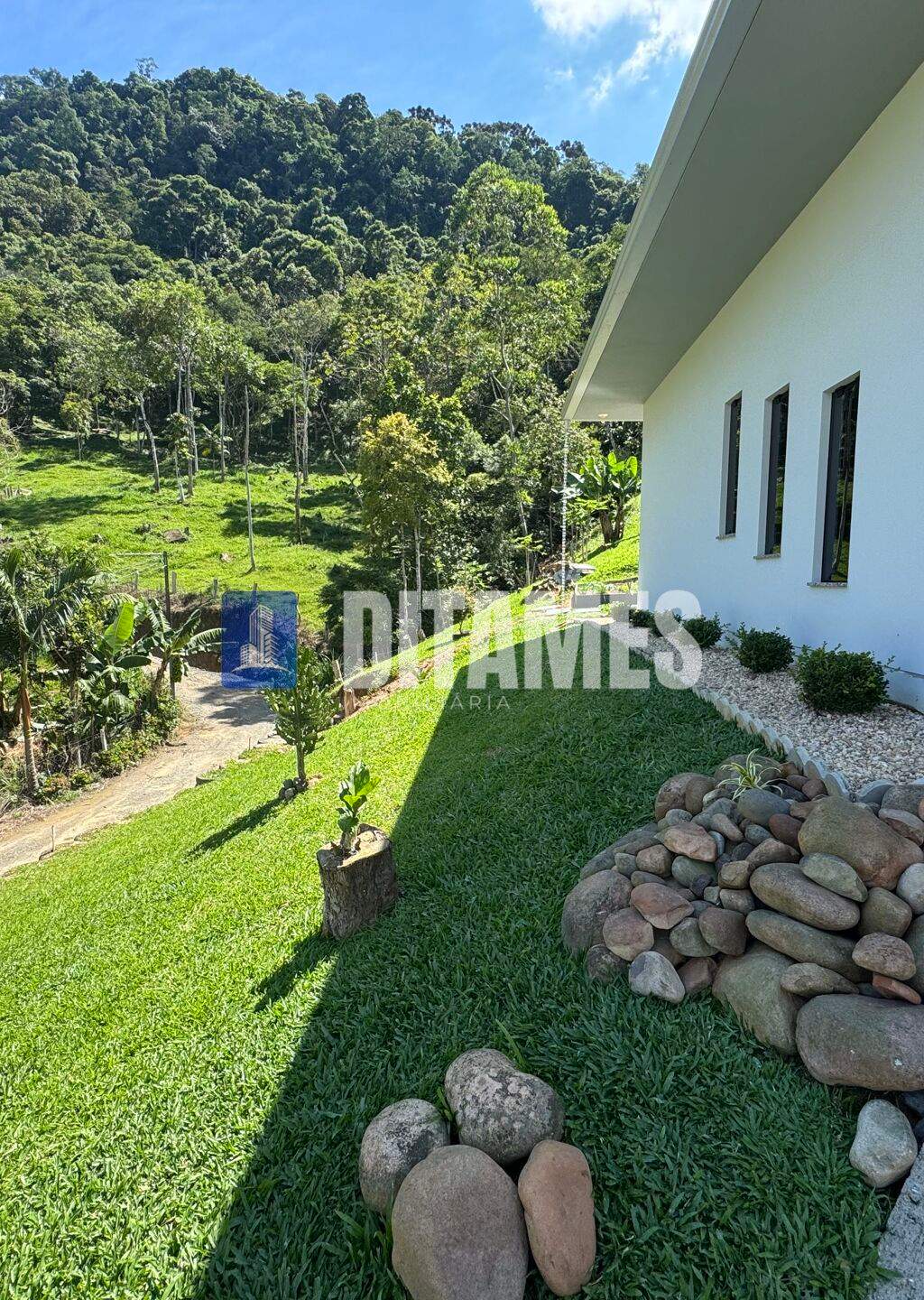 Casa Padrão com ampla área no Bairro Valada Itoupava - 7