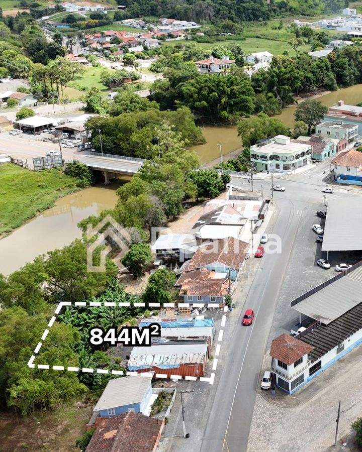 TERRENO À VENDA NO CENTRO DE ITUPORANGA - 844 m² - 2