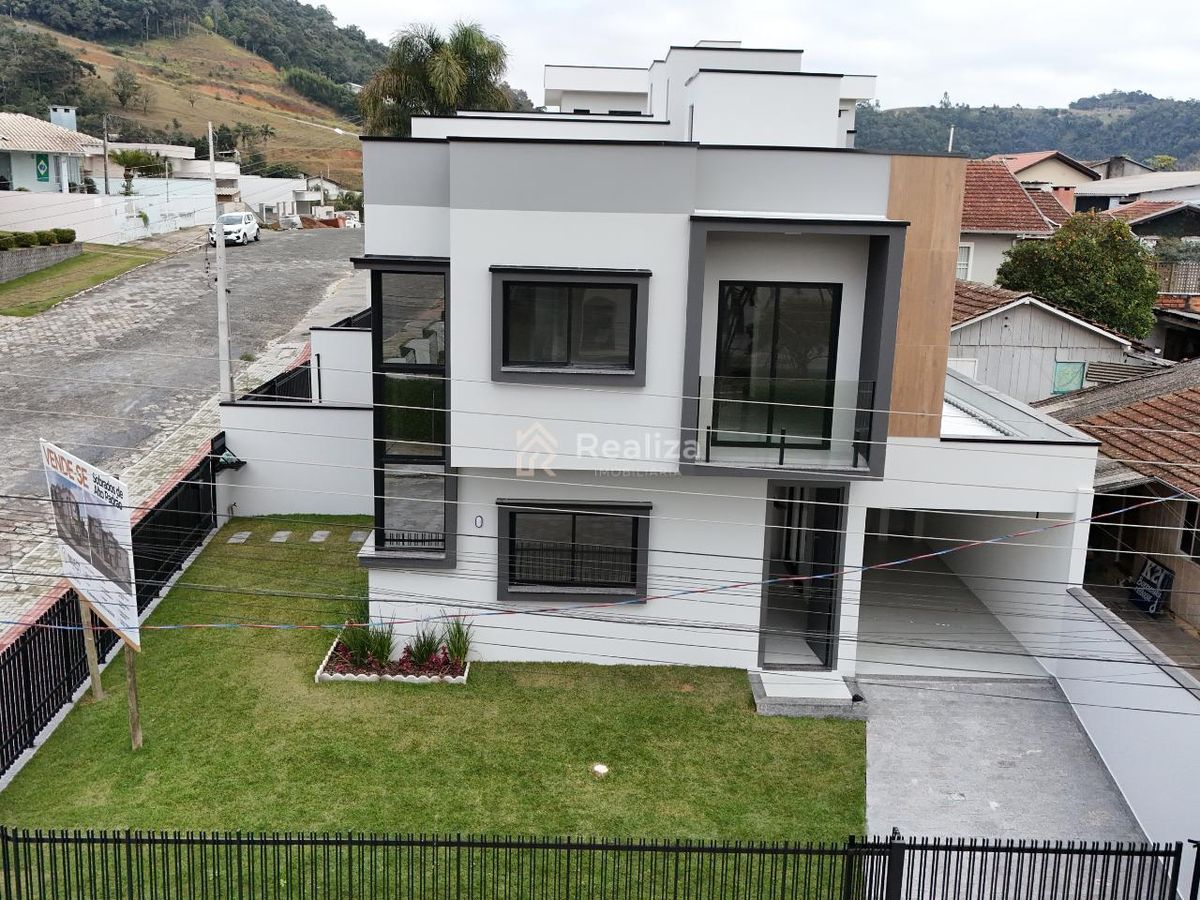Sobrado de alto padrão à venda! (Ponta )