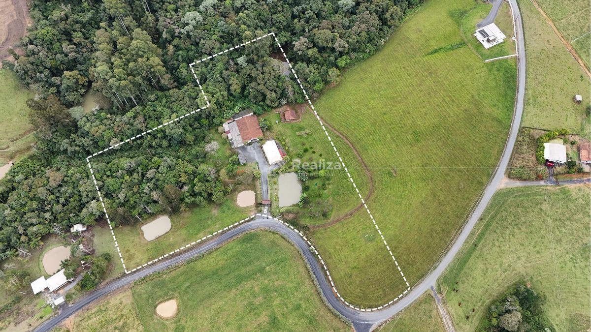SÍTIO À VENDA 🌿 Seu refúgio no campo espera por você! 📍 Localizado em Nova Itália – Aurora