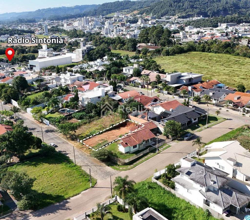 Terreno à venda!* 📍 Localizado no bairro Seminário, em Ituporanga - 3