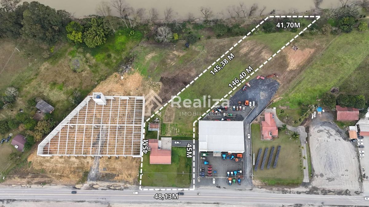Amplo Terreno com Casa em Santa Tereza