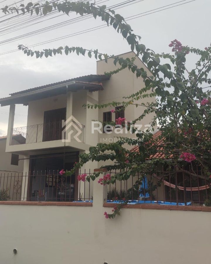 Vende-se casa em São João Batista