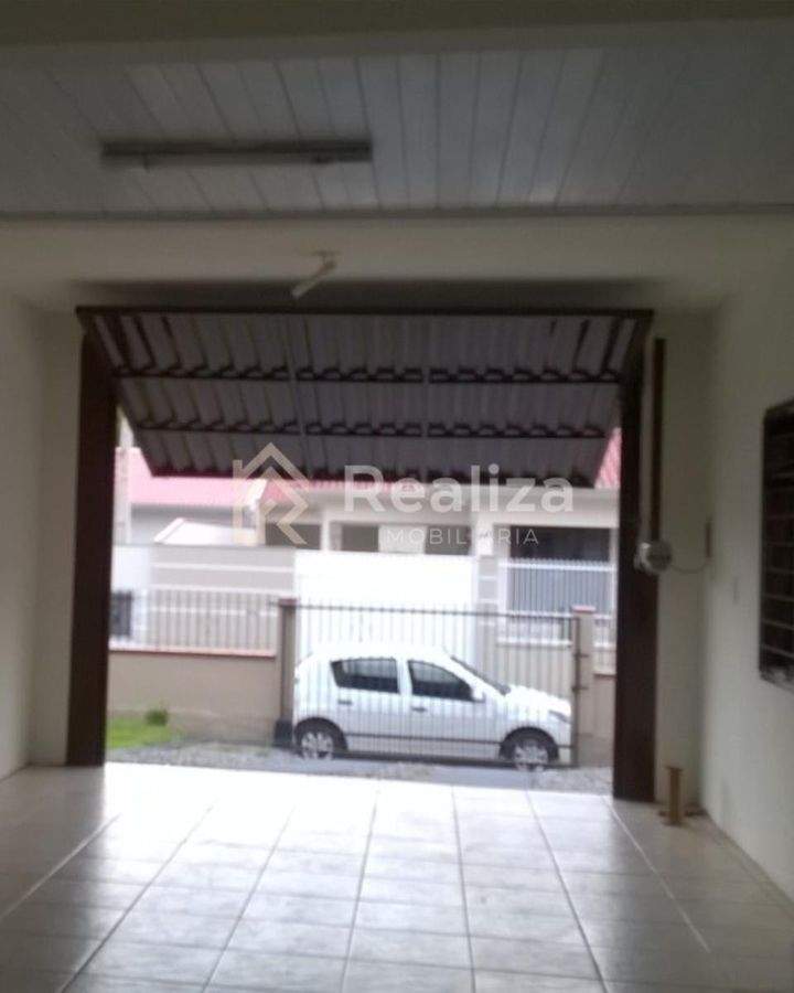 Vende-se casa em São João Batista - 2