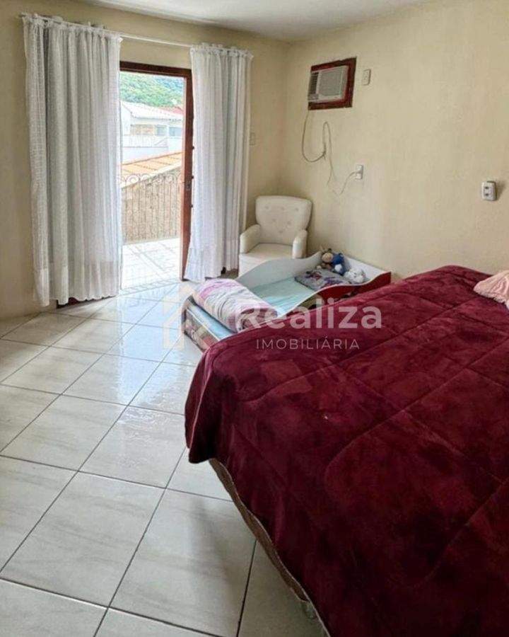 Vende-se casa em São João Batista - 3