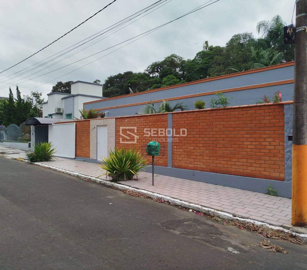 Casa Espaçosa no Bairro Sumaré - Rio do Sul - 2