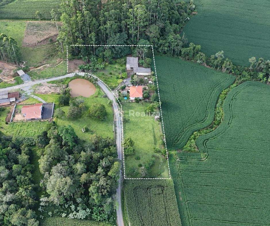 Sítio à Venda 🌿 📐 Área total de 5.800 m² - 8