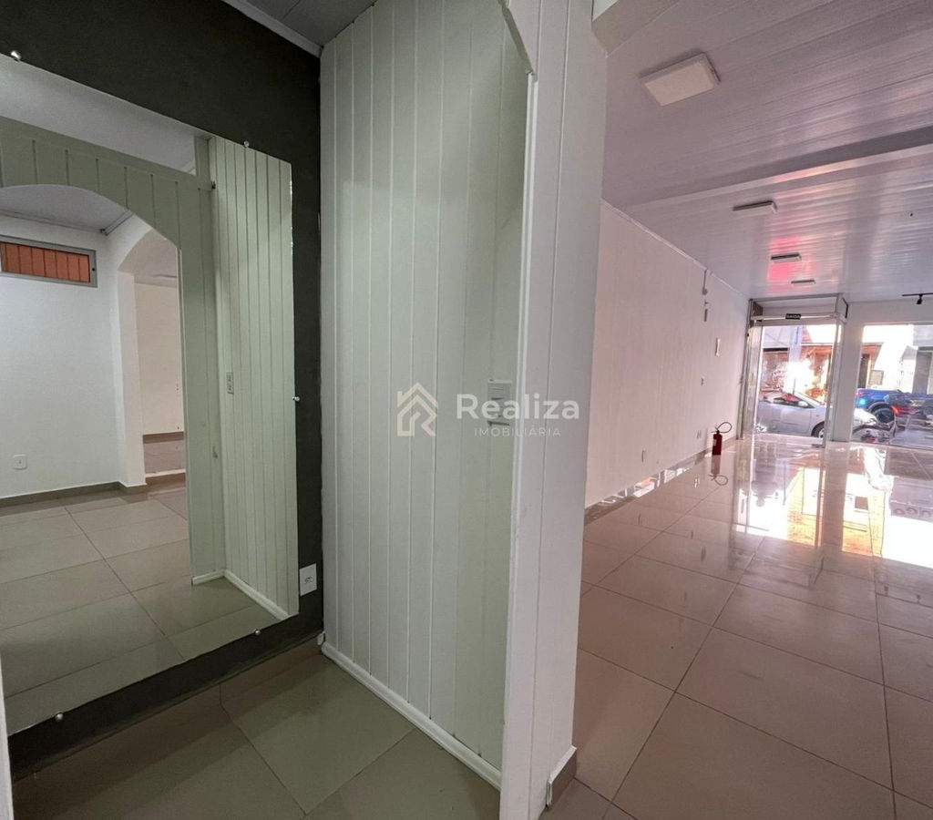 Sala comercial para locação no centro de Ituporanga Com aproximadamente 100m² - 4
