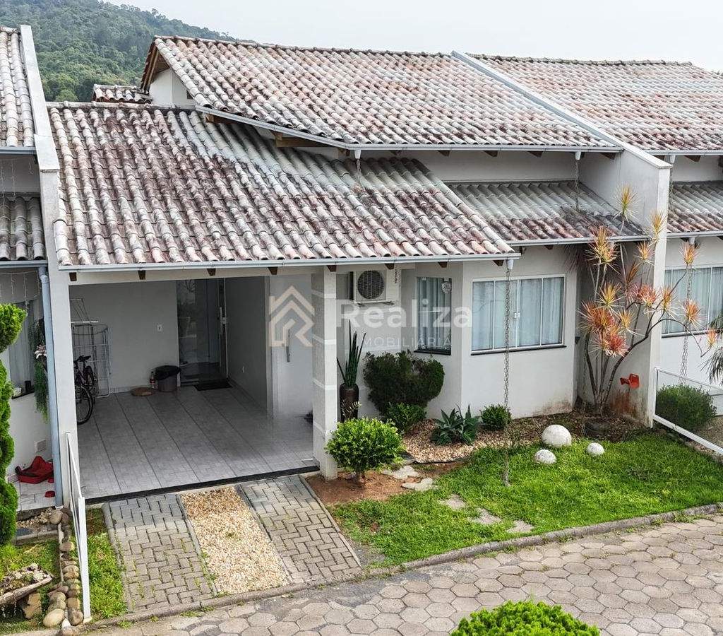 CASA À VENDA – GABIROBA | ITUPORANGA 📍 Localizada no bairro Gabiroba, em frente à UNIDAVI, com ótima localização e fácil acesso - 1
