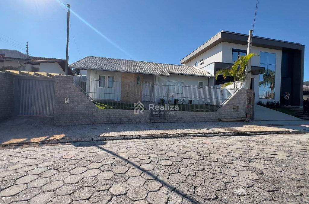 Casa para locação no Jardim América! Se você busca conforto, espaço e uma excelente localização, esta é a oportunidade ideal! - 1