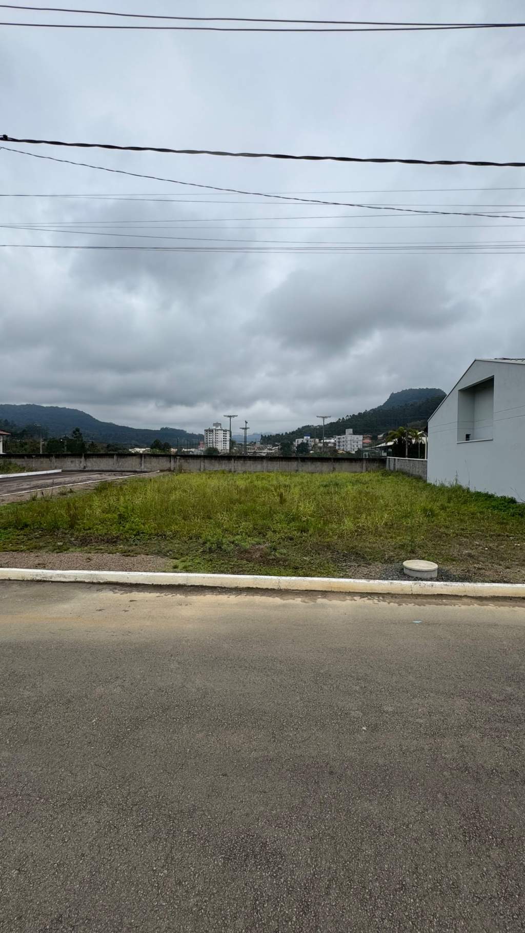 Terreno à Venda em Condomínio Fechado - 3
