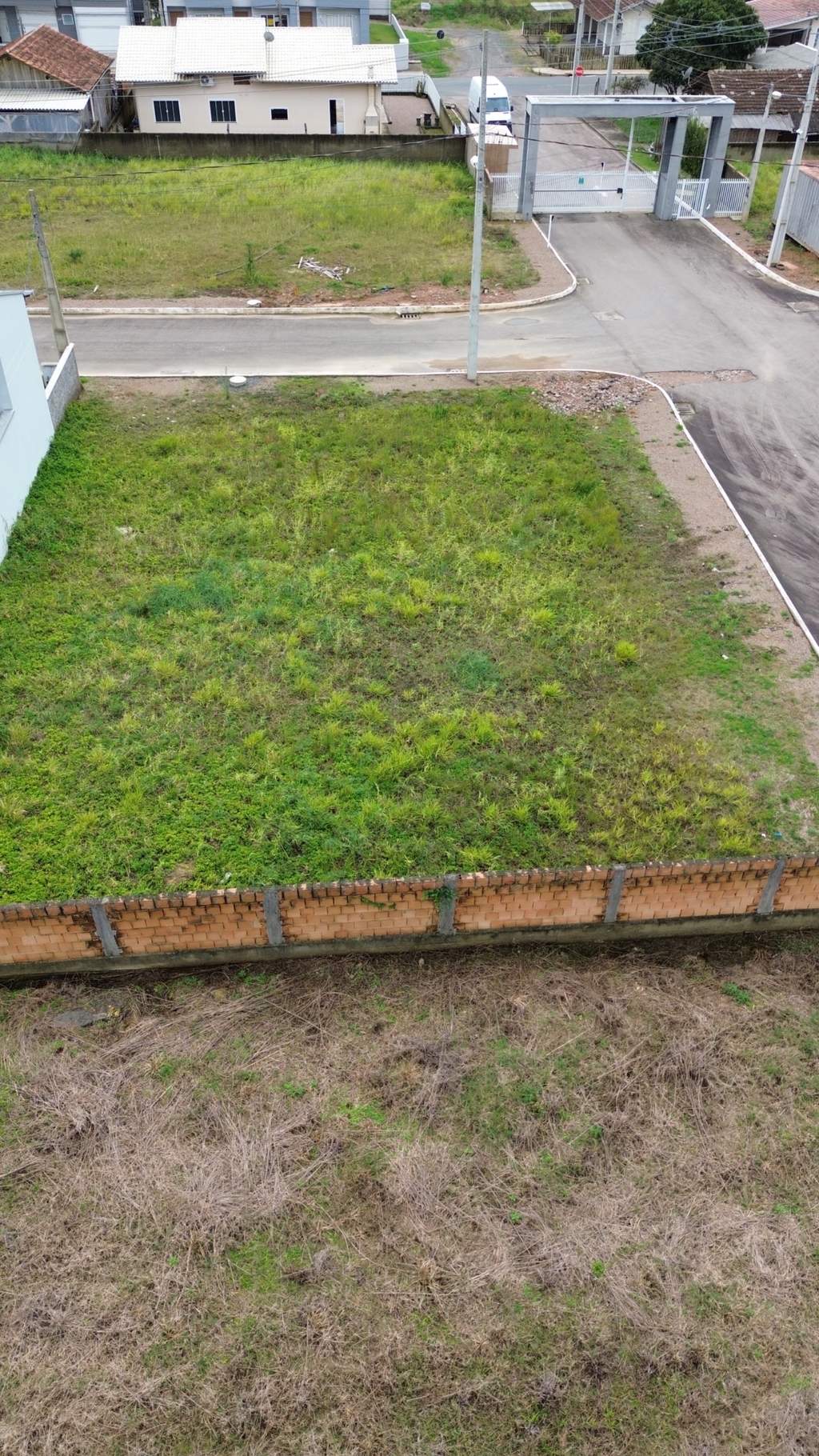 Terreno à Venda em Condomínio Fechado - 4