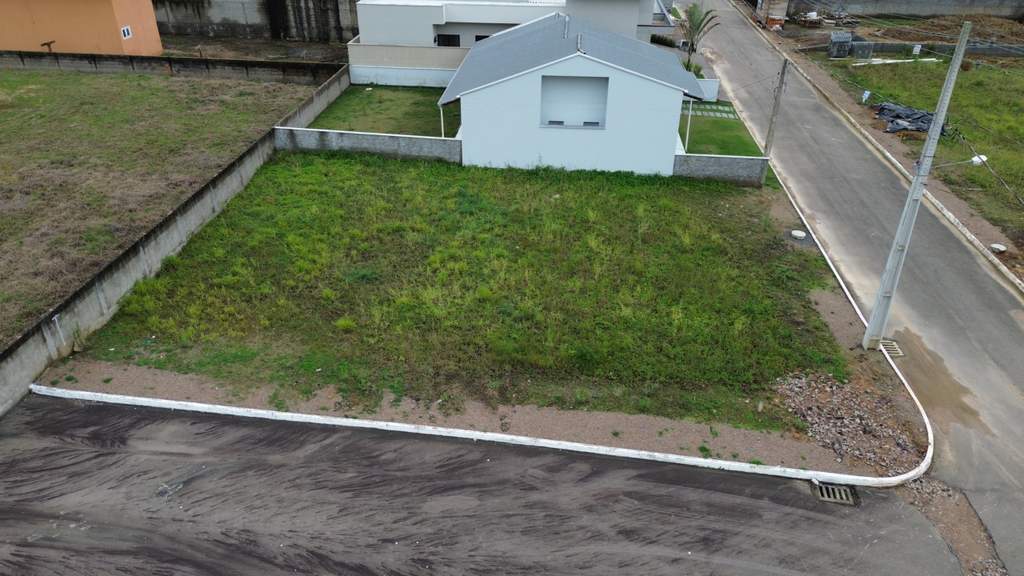 Terreno à Venda em Condomínio Fechado - 5