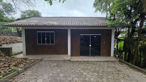 Casa para Alugar com 2 Quartos e Garagem Coberta no Bairro da Gruta - 2