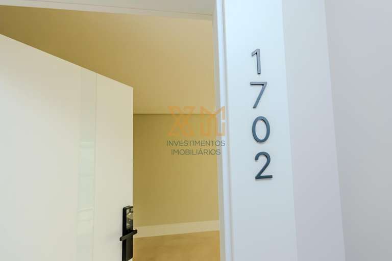 One Tower 1702 - 2
