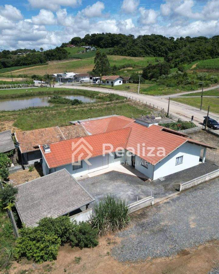 CASA À VENDA NO CENTRO DE IMBUIA - 3
