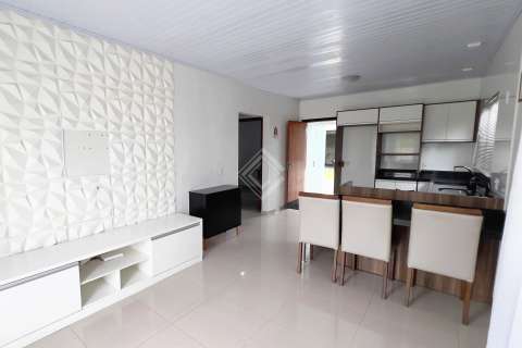 Casa Aconchegante para Locação com Amplo Terreno e Comodidades Essenciais - 2