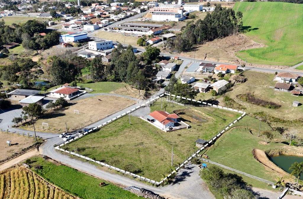 Seu refúgio no campo espera por você! Valada Progresso - 2