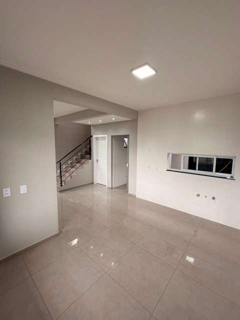 Sobrados novos com excelente padrão de acabamento e possibilidade de financiamento pelo Minha Casa Minha Vida! - 2