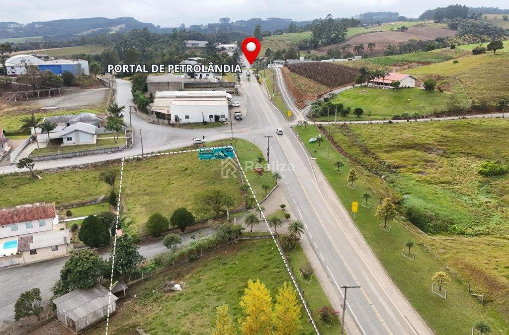 Oportunidade de Investimento no Centro de Petrolândia! - 2